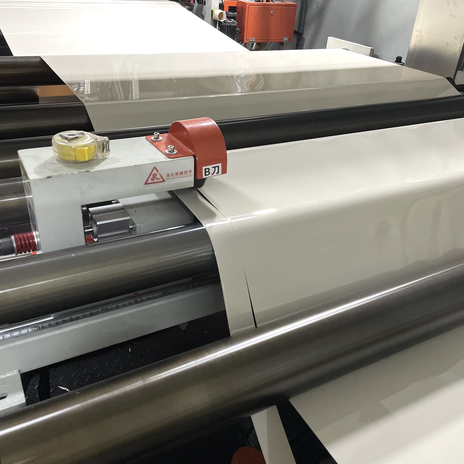 工廠家具裝飾膜定制 高光膚感帶膠PETG實色片 PETG防刮耐磨板材膜(圖4)